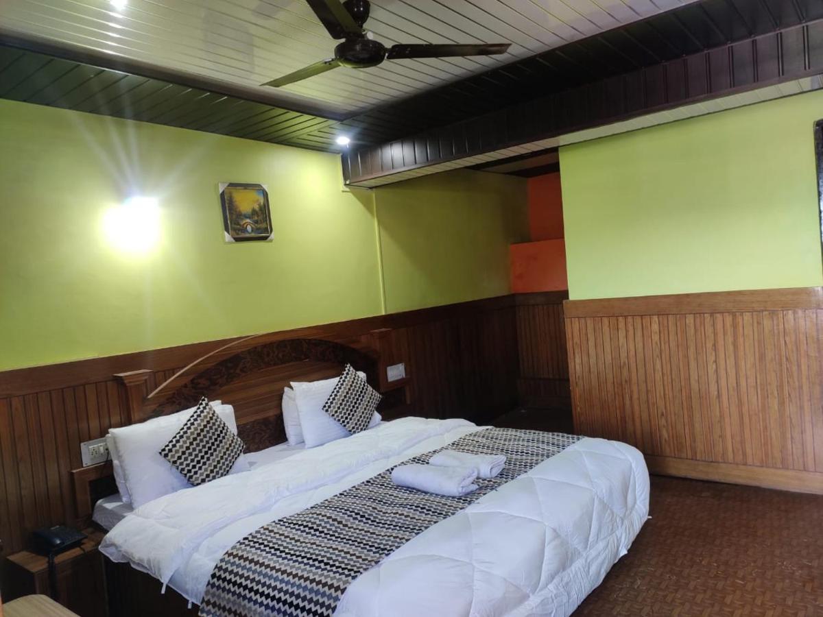 Hotel Deepraj, Kausani Exterior foto