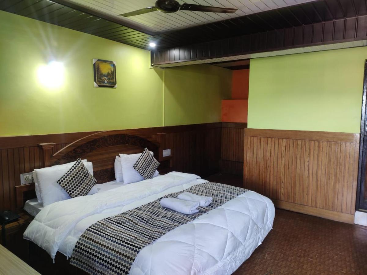 Hotel Deepraj, Kausani Exterior foto